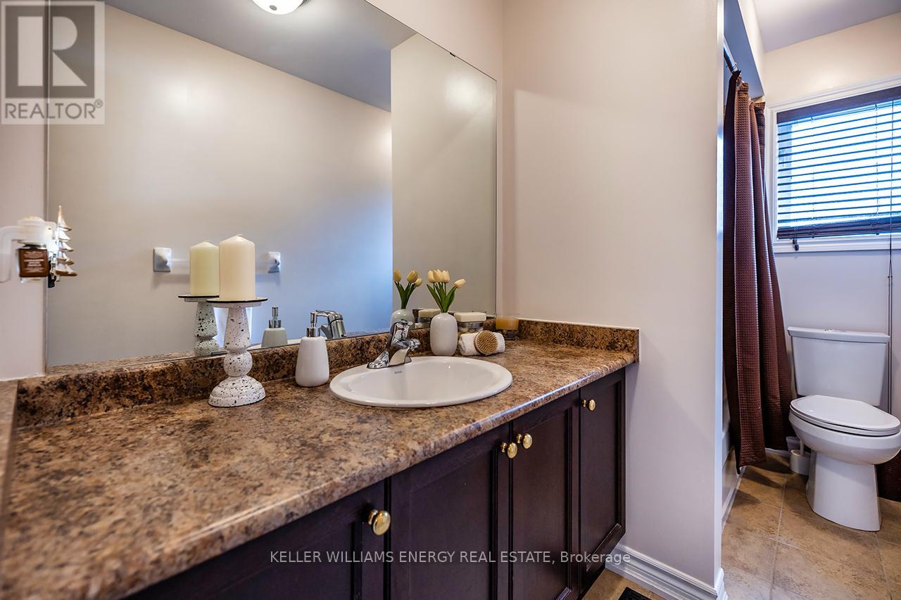 49 Harkness Drive, Whitby, Ontario L1R 0C5 - Photo 32 - E13121088