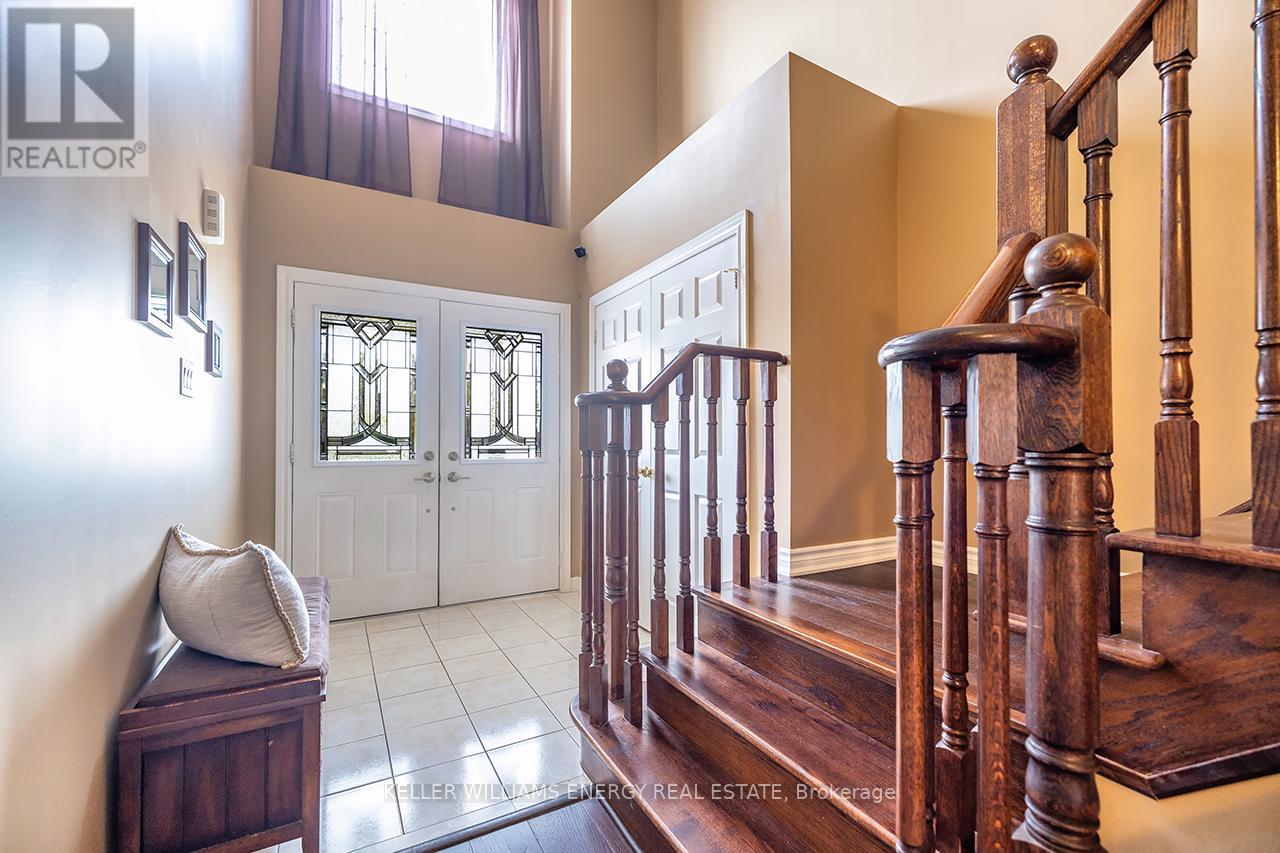 49 Harkness Drive, Whitby, Ontario L1R 0C5 - Photo 4 - E13121088