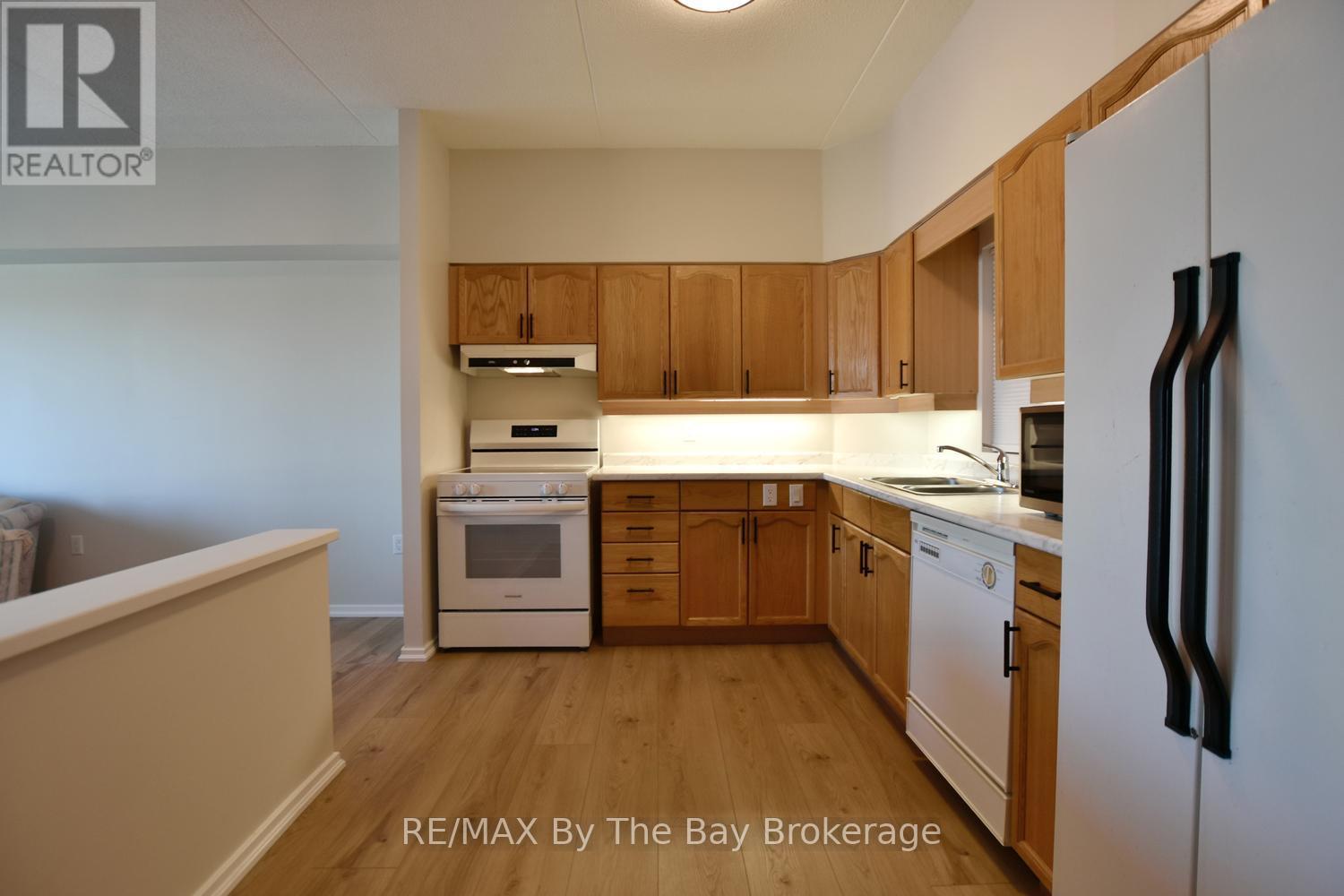 109 - 49 Raglan Street, Collingwood, Ontario L9Y 4X1 - Photo 5 - S13121174