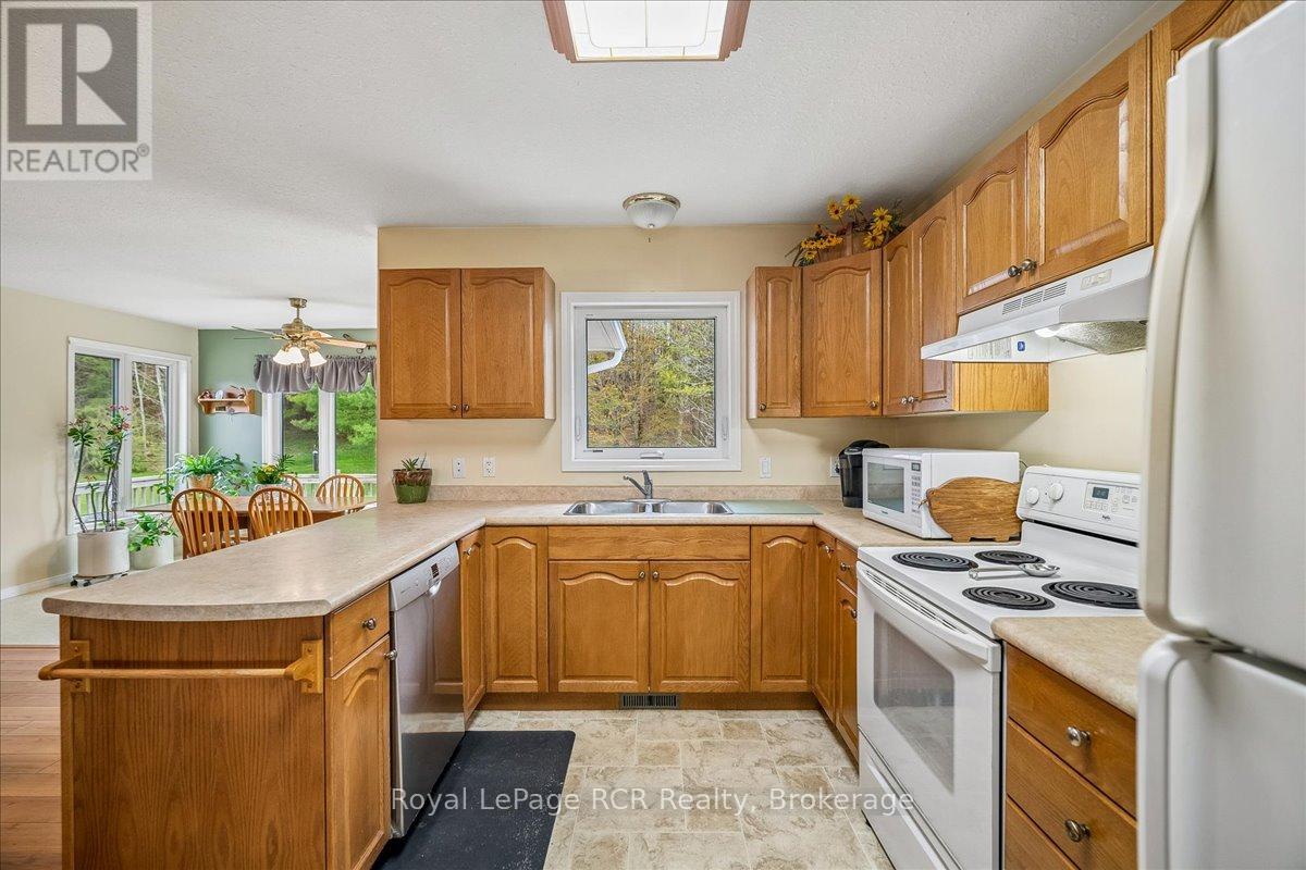 79668 Zion Church Road, Georgian Bluffs, Ontario  N0H 2T0 - Photo 11 - X13121350