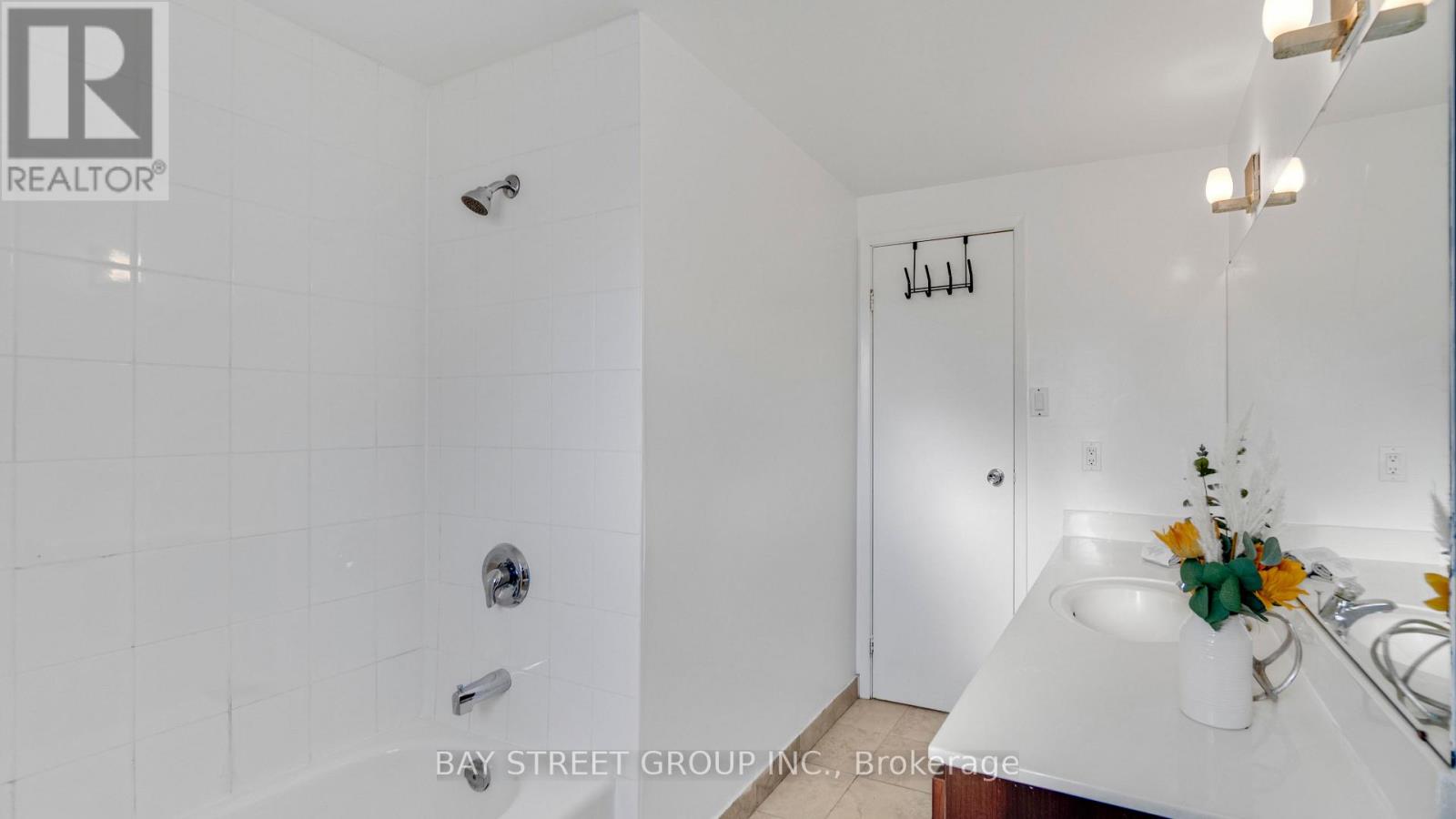 58 Yellow Birchway, Toronto, Ontario  M2H 2T3 - Photo 33 - C13121118