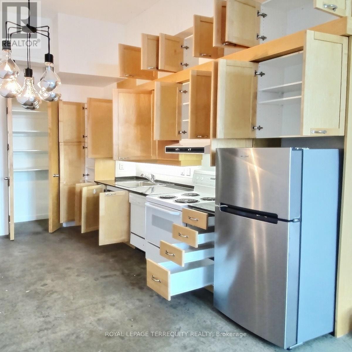 1038 - 155 Dalhousie Street, Toronto, Ontario  M5B 2P7 - Photo 3 - C13121304