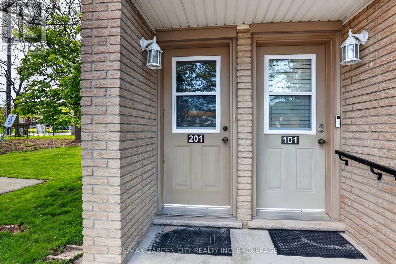 201 - 511 Highway 8 Highway, Hamilton, Ontario  L8G 1G4 - Photo 3 - X13120986