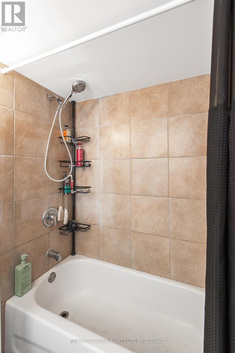 58 Dorchester Boulevard, St. Catharines, Ontario  L2M 6V2 - Photo 11 - X13121004