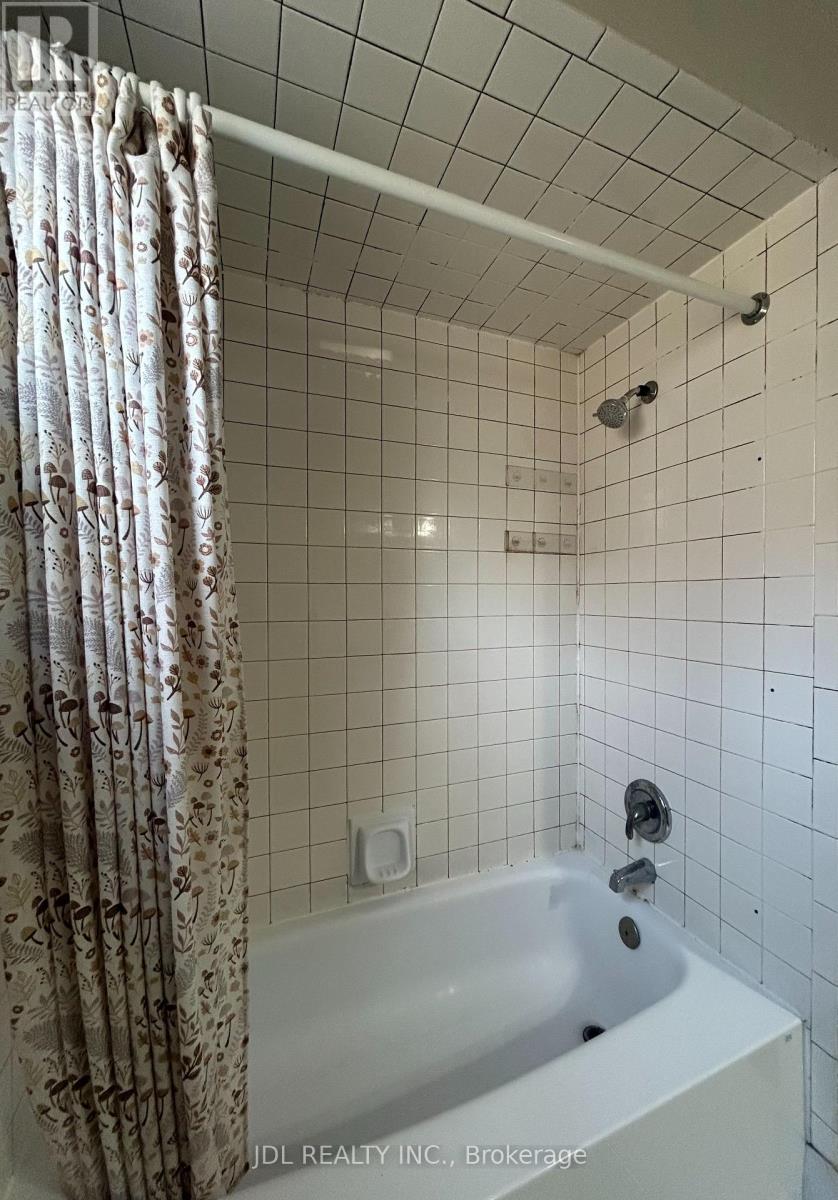 Main Floor - 107 Lilian Dr Drive, Toronto, Ontario  M1R 3W4 - Photo 11 - E13120980