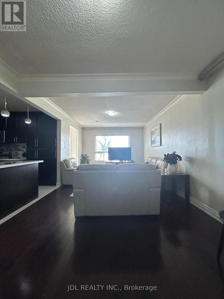 Main Floor - 107 Lilian Dr Drive, Toronto, Ontario  M1R 3W4 - Photo 3 - E13120980