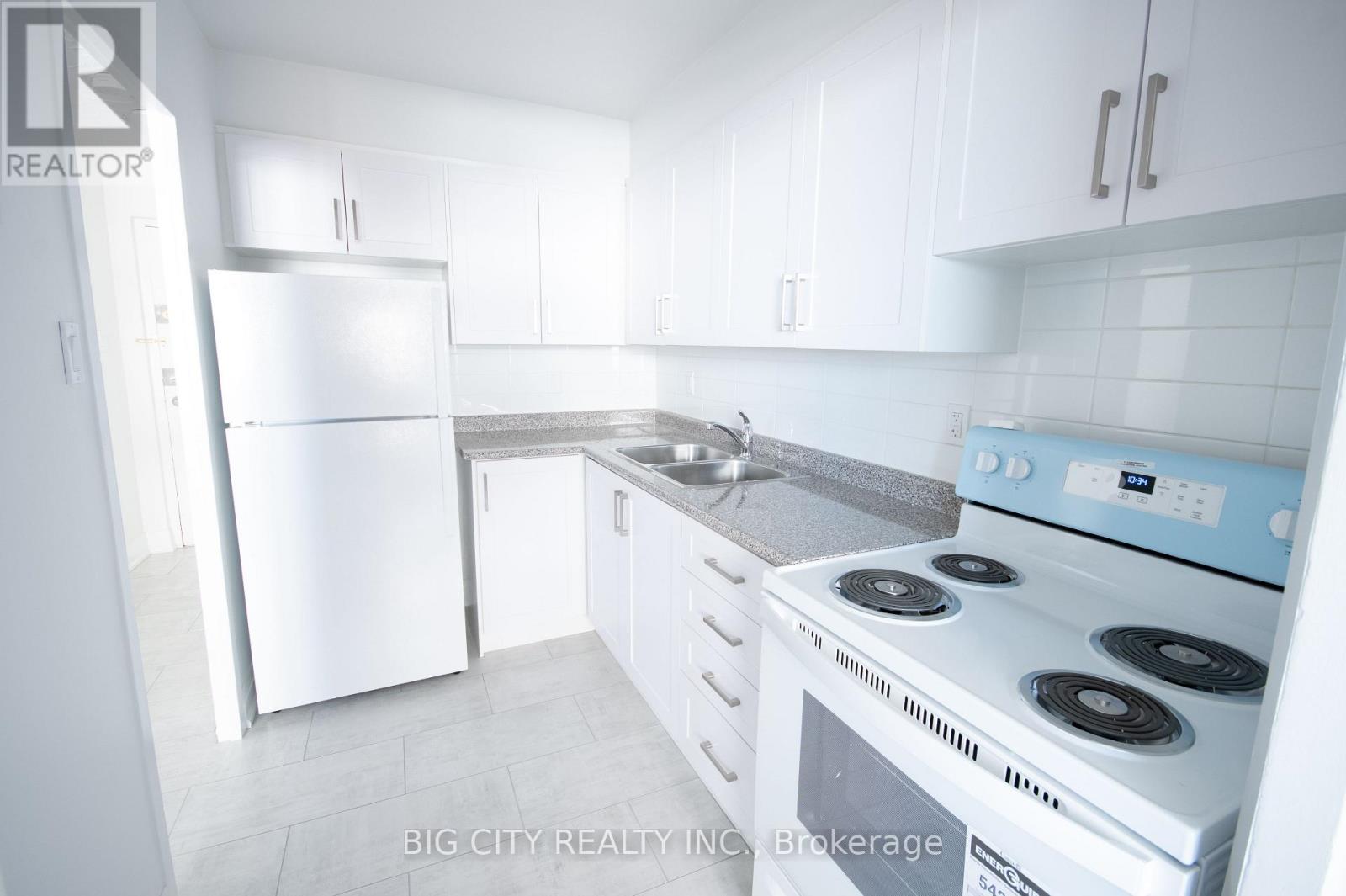 205 - 1000 BROADVIEW AVENUE - Photo 3