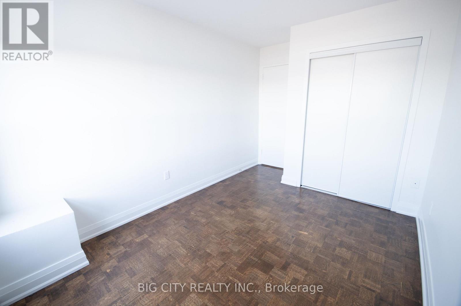 401 - 1000 BROADVIEW AVENUE - Photo 4
