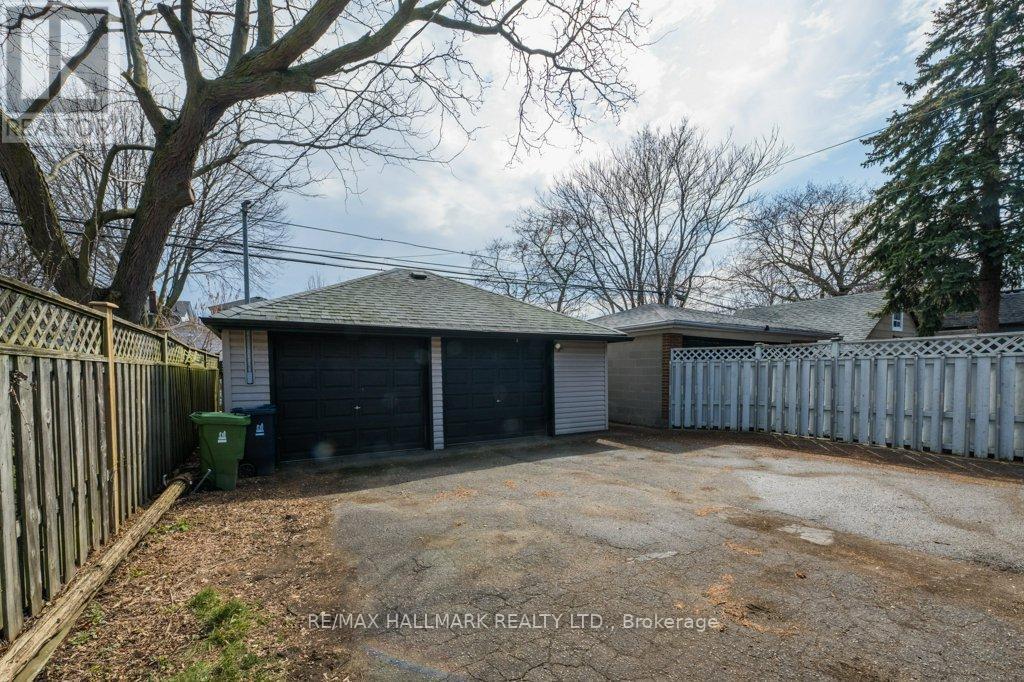 Garage - 225 Woodville Avenue, Toronto, Ontario  M4J 2R4 - Photo 1 - E13121070