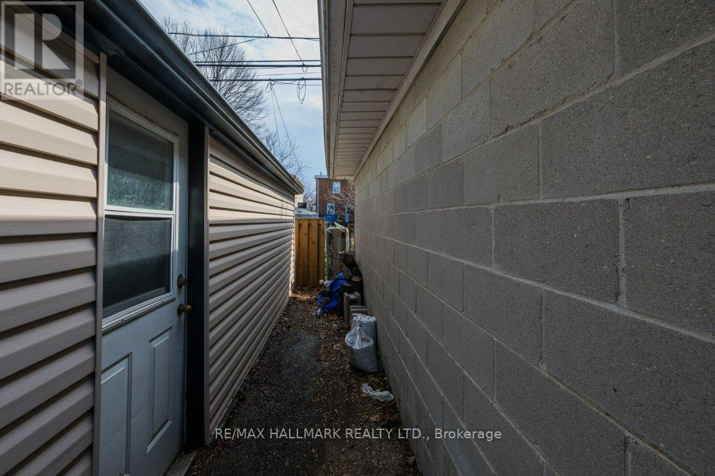 Garage - 225 Woodville Avenue, Toronto, Ontario  M4J 2R4 - Photo 5 - E13121070