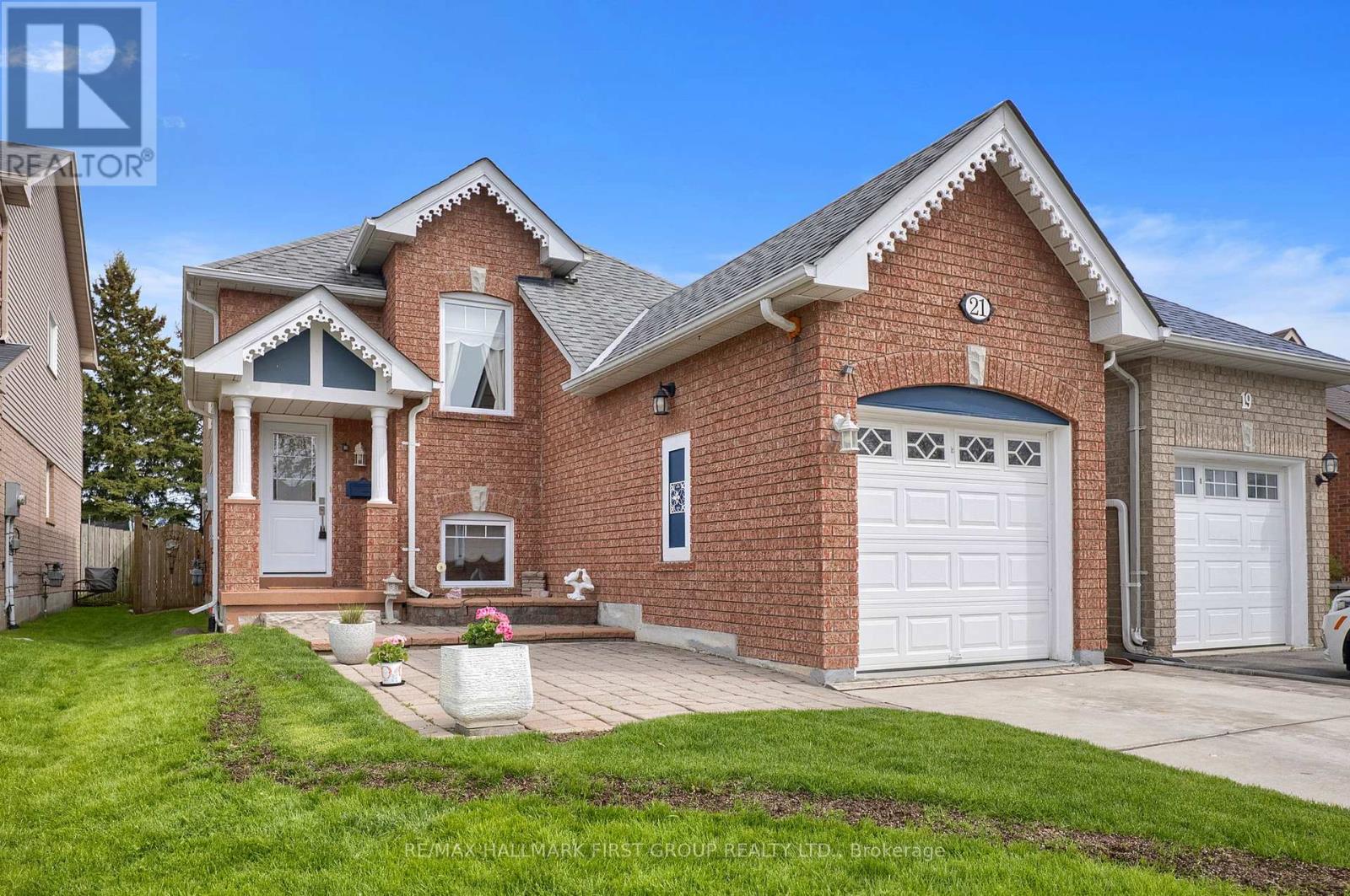 21 ABERNETHY CRESCENT, Clarington, Ontario