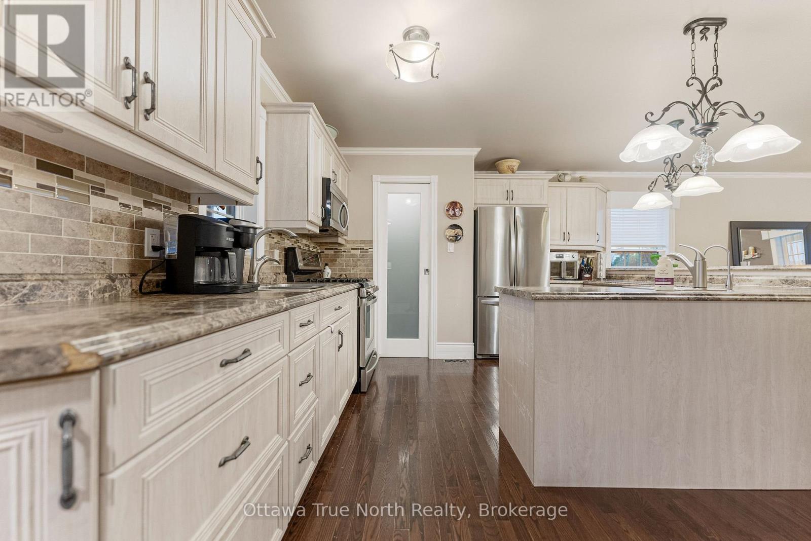 1563 Hwy 132 Road, Admaston/bromley, Ontario  K7V 3Z5 - Photo 18 - X12913298