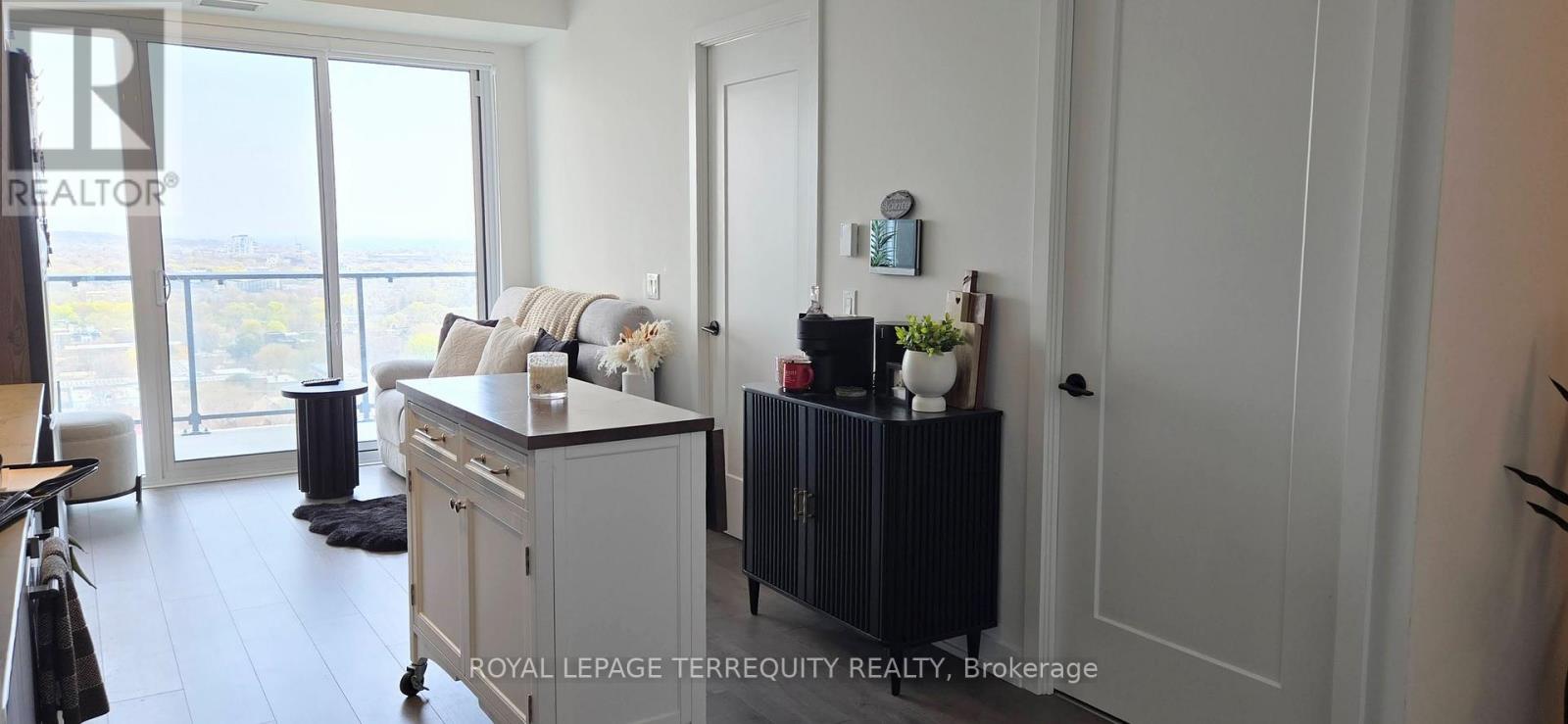 2213 - 5 Defries Street, Toronto, Ontario  M5A 0W7 - Photo 4 - C13120788