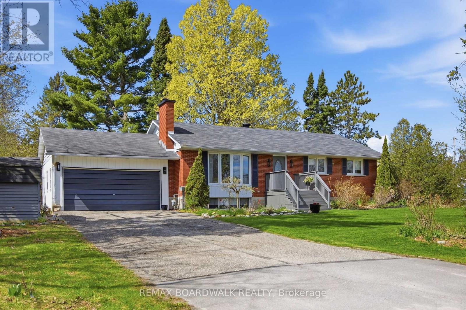 121 STAMFORD DRIVE, Drummond/North Elmsley, Ontario