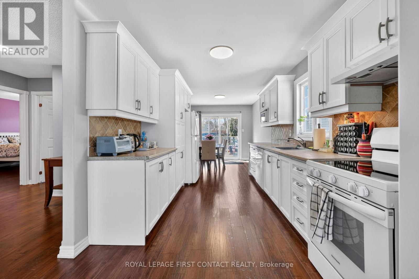 623 Glen Cedar Crescent, Innisfil, Ontario  L9S 2J4 - Photo 4 - N13121104
