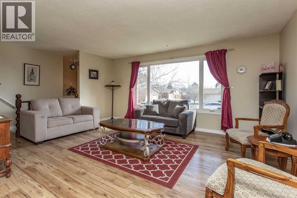 62 Nance Avenue, Red Deer, Alberta  T4S 1Z2 - Photo 3 - A2309907