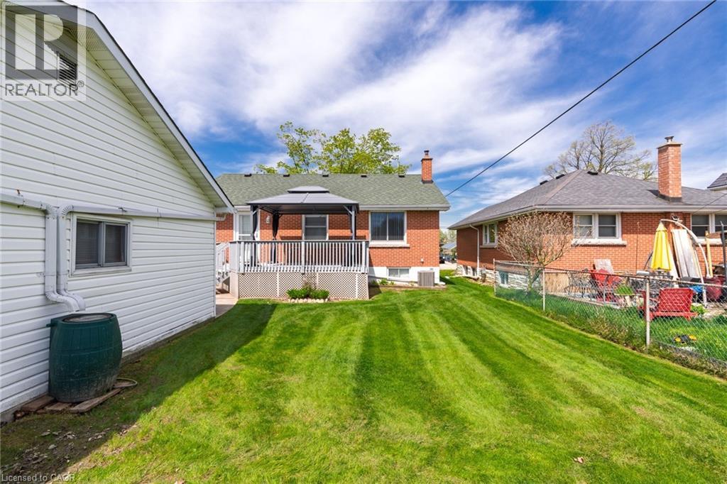 525 East 16th Street, Hamilton, Ontario  L9A 4L2 - Photo 7 - 40828715