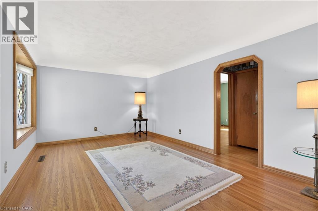 525 East 16th Street, Hamilton, Ontario  L9A 4L2 - Photo 9 - 40828715