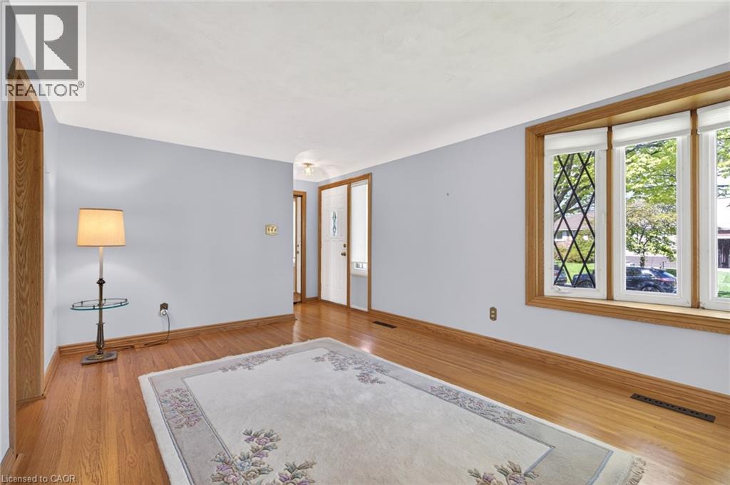 525 East 16th Street, Hamilton, Ontario  L9A 4L2 - Photo 10 - 40828715