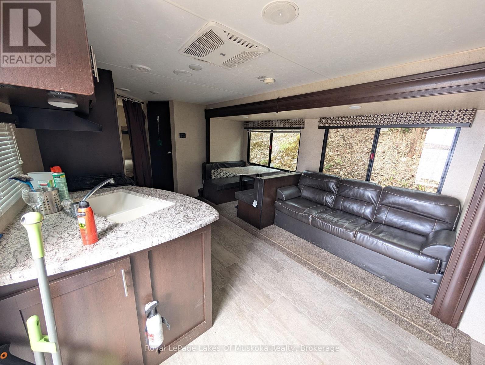 1388 South Lake Bernard Road, Strong, Ontario  P0A 1Z0 - Photo 7 - X13106870
