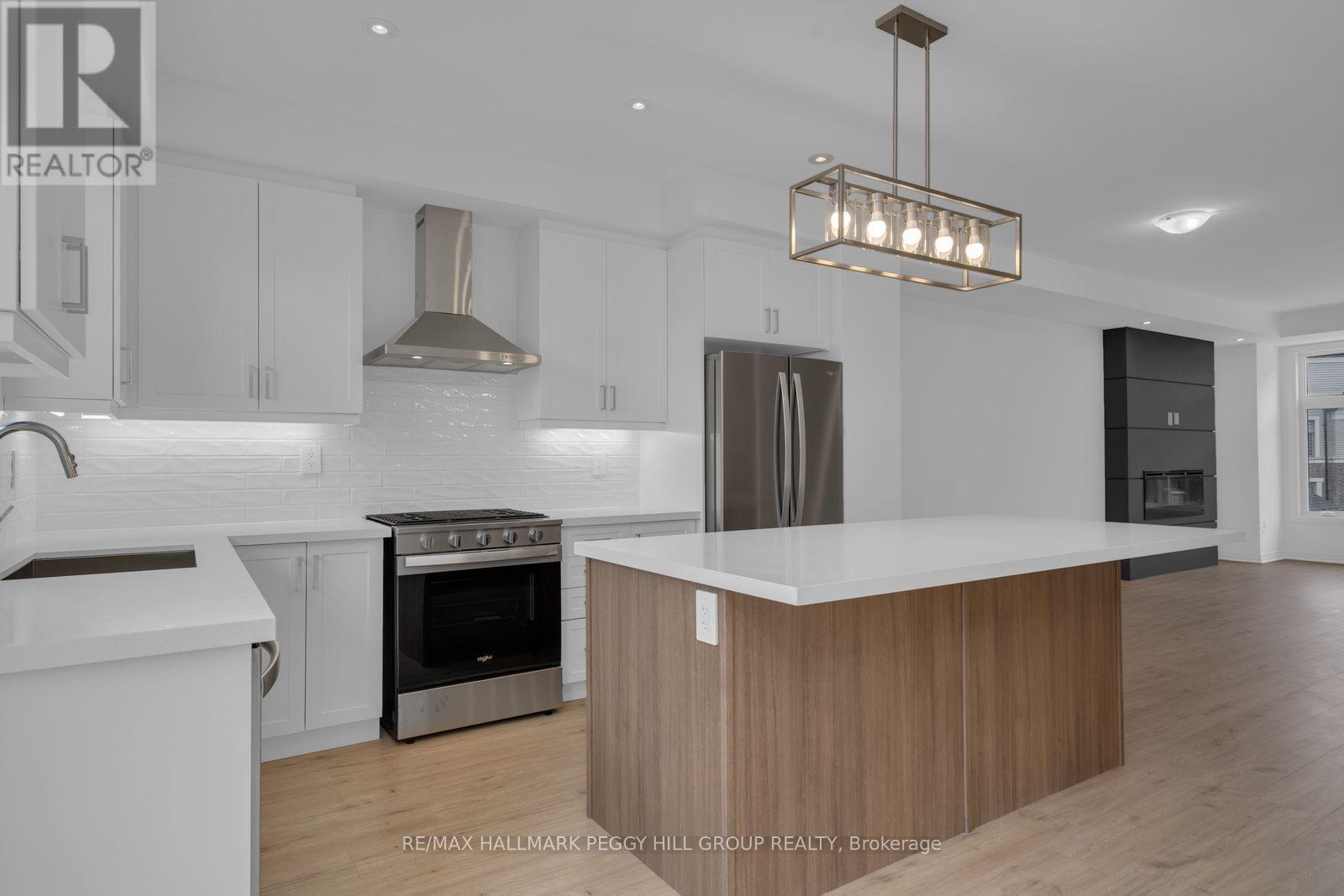 38 Brandon Crescent, New Tecumseth (Tottenham), Ontario  L0G 1W0 - Photo 3 - N12890786