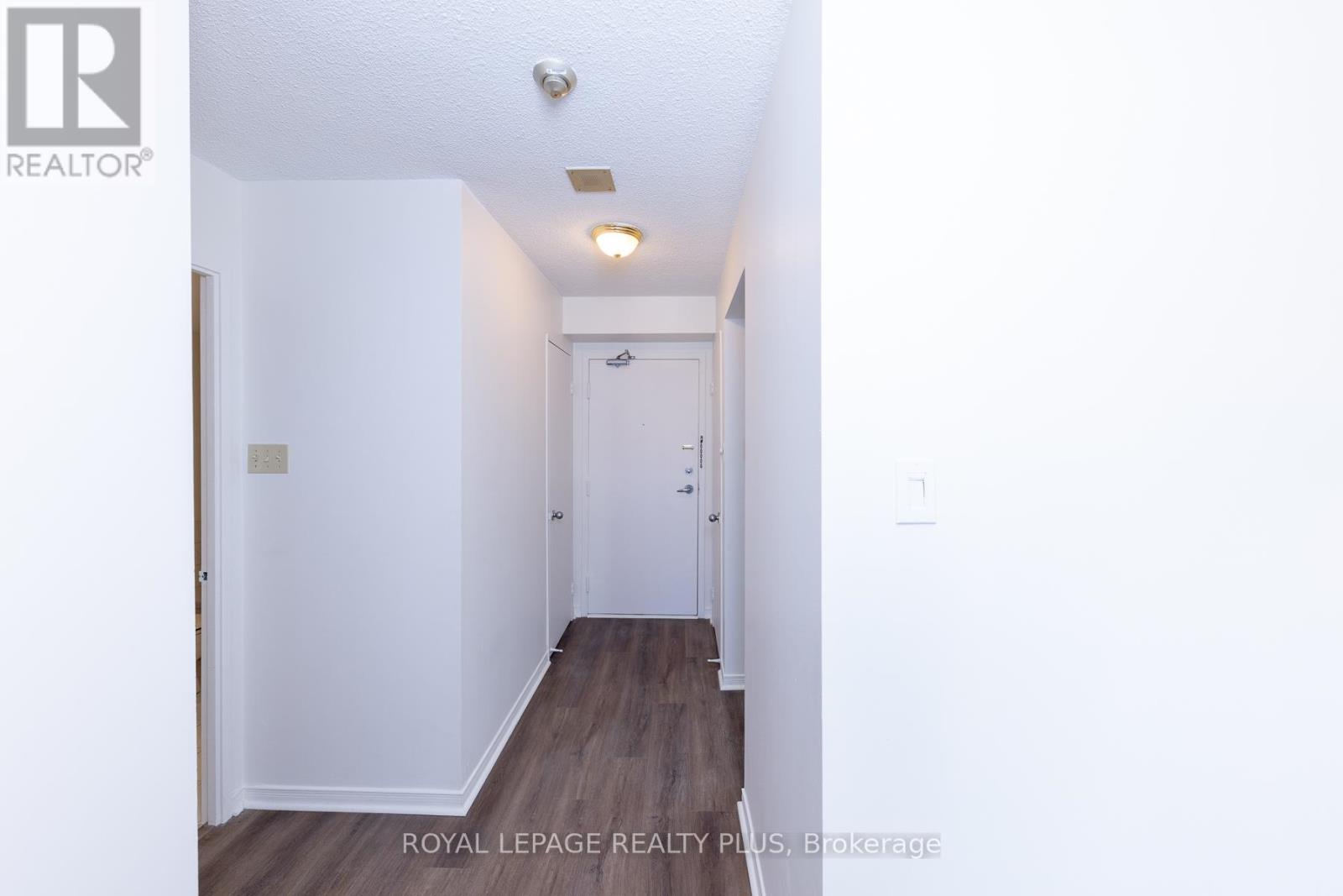 607 - 75 King Street, Mississauga, Ontario  L5A 4G5 - Photo 3 - W13120908