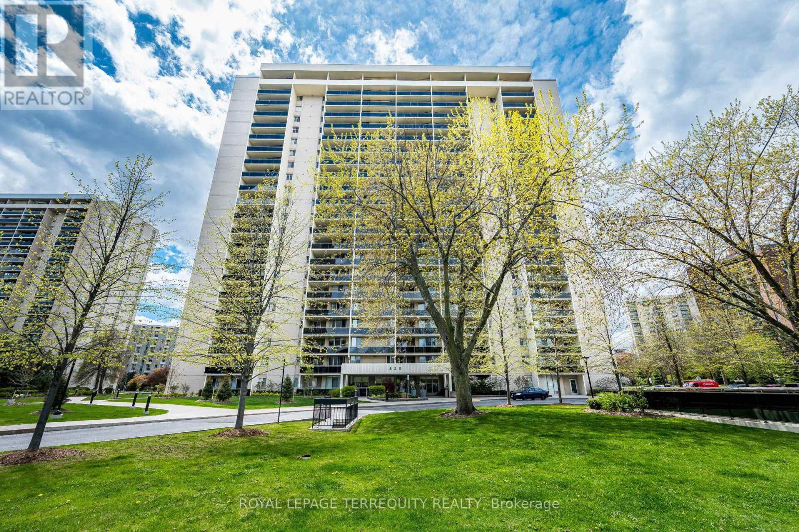 1902 - 820 BURNHAMTHORPE ROAD, Toronto, Ontario