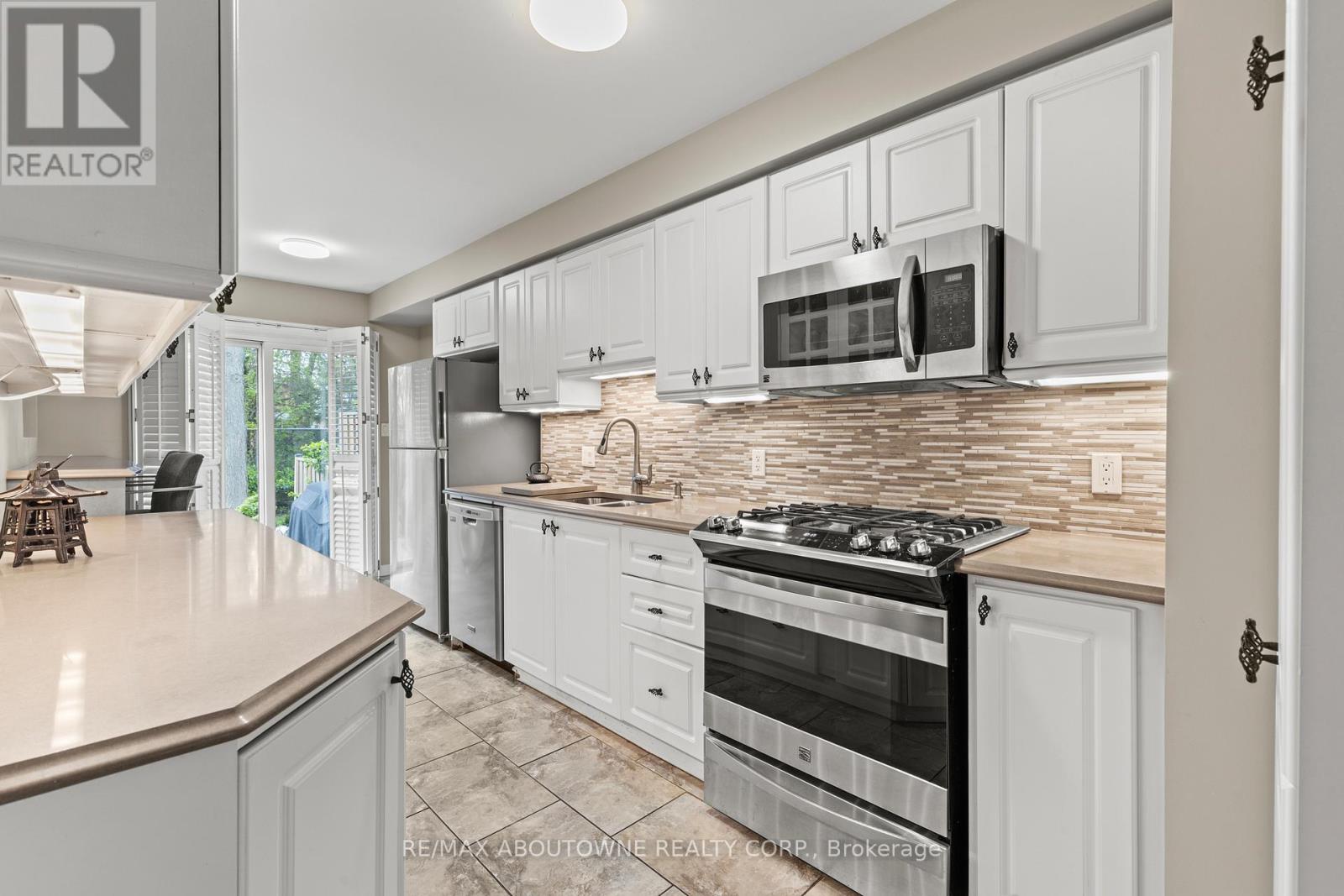 9 - 2230 Walkers Line, Burlington, Ontario  L7M 3Y8 - Photo 14 - W13121092