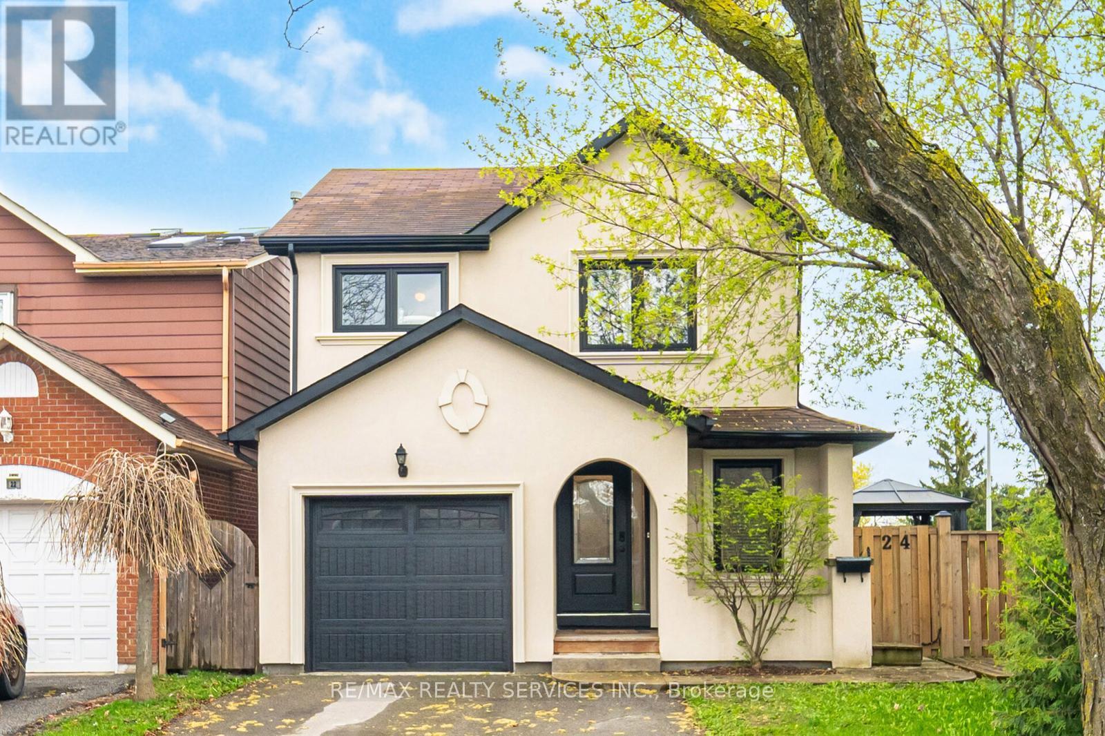 24 Foxacre Row, Brampton, Ontario  L6V 3P5 - Photo 2 - W13121260