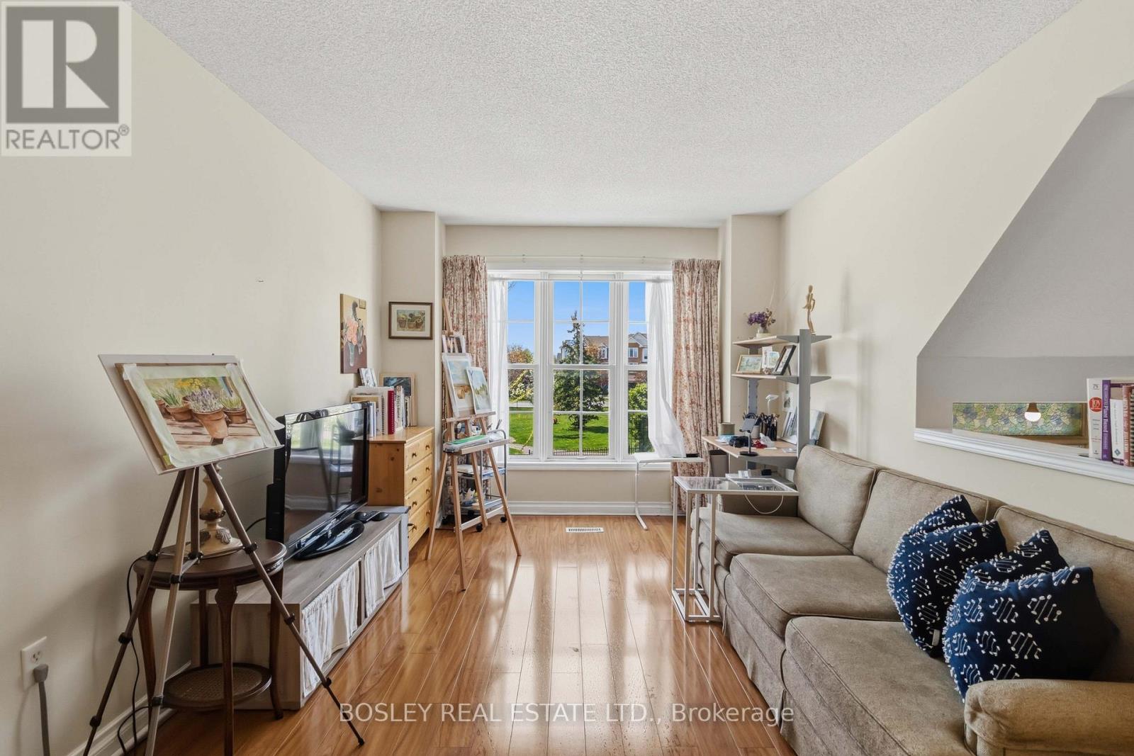 2223 Prescott Place, Burlington, Ontario  L7L 6L3 - Photo 2 - W13121370