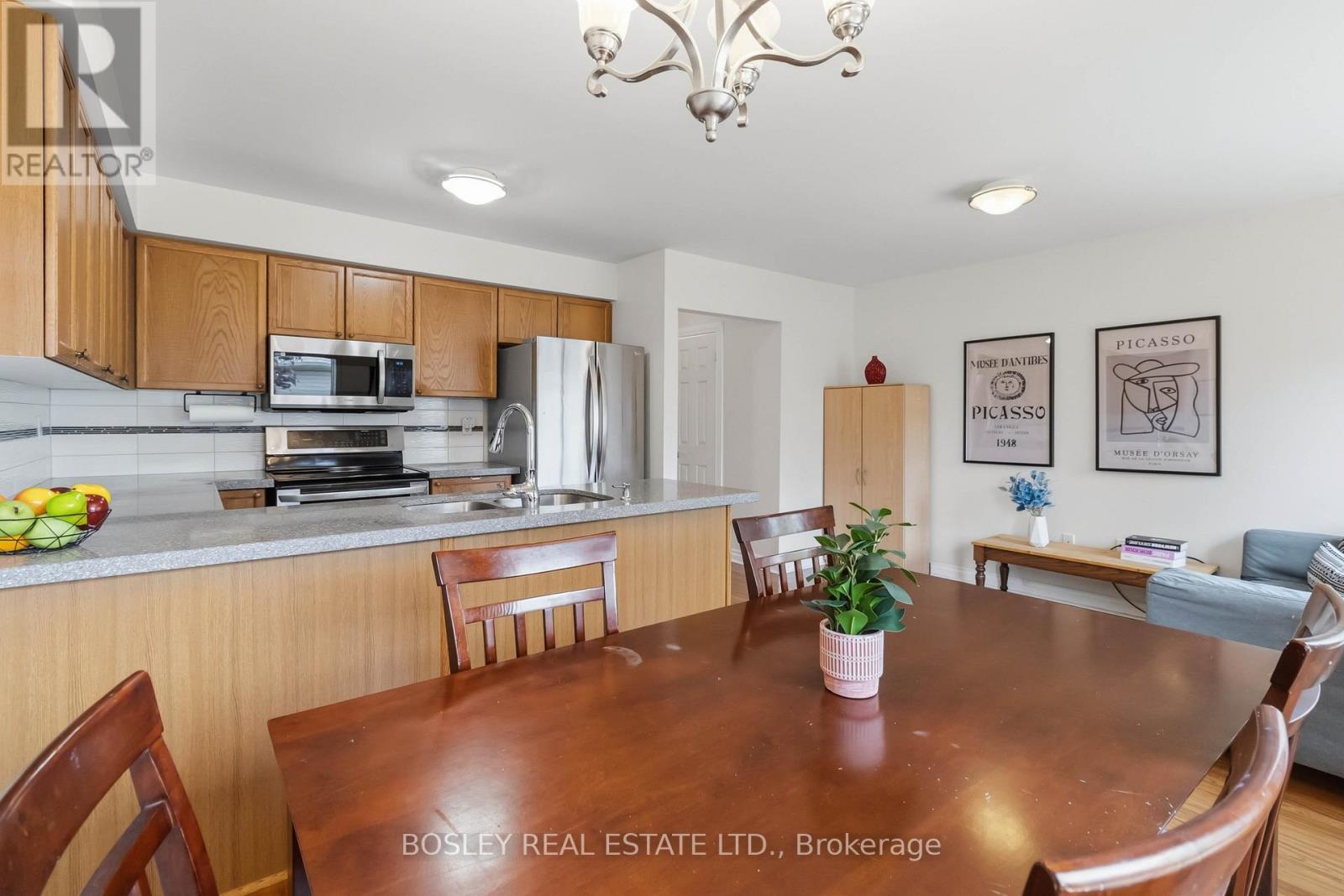 2223 Prescott Place, Burlington, Ontario  L7L 6L3 - Photo 5 - W13121370