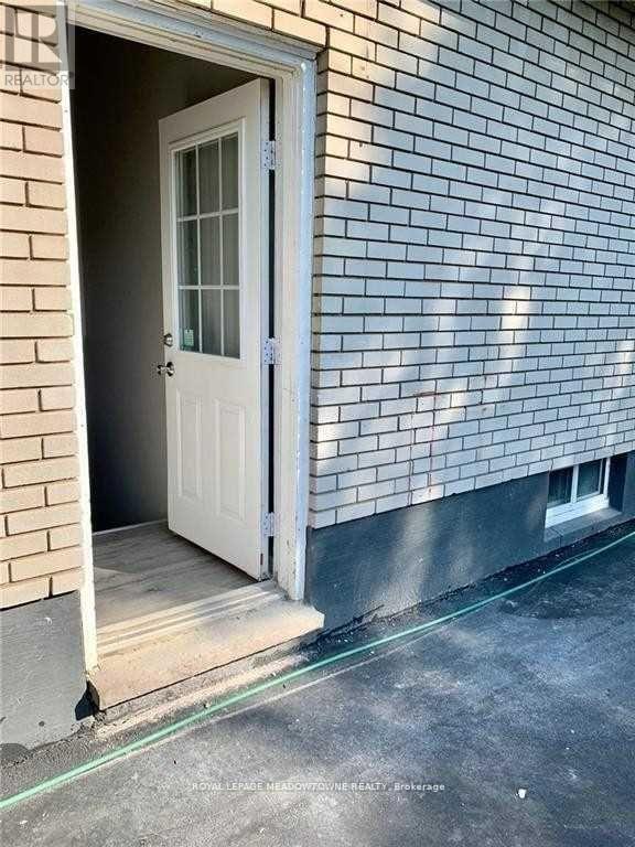 Lower - 11 Michael Avenue, Hamilton, Ontario  L8T 2Y2 - Photo 9 - X13121018