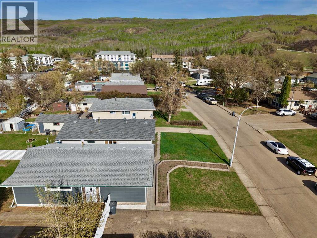 9618 80 Avenue, Peace River, Alberta  T8S 1E6 - Photo 11 - A2310319
