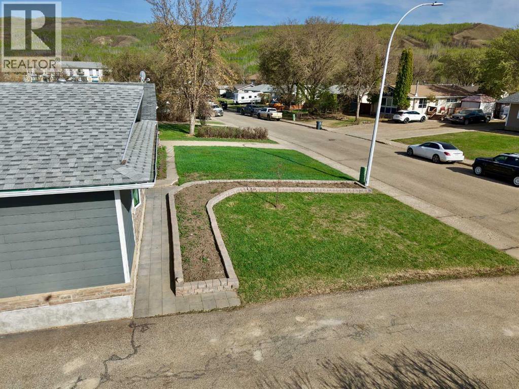 9618 80 Avenue, Peace River, Alberta  T8S 1E6 - Photo 10 - A2310319