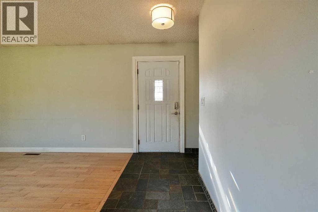9618 80 Avenue, Peace River, Alberta  T8S 1E6 - Photo 13 - A2310319