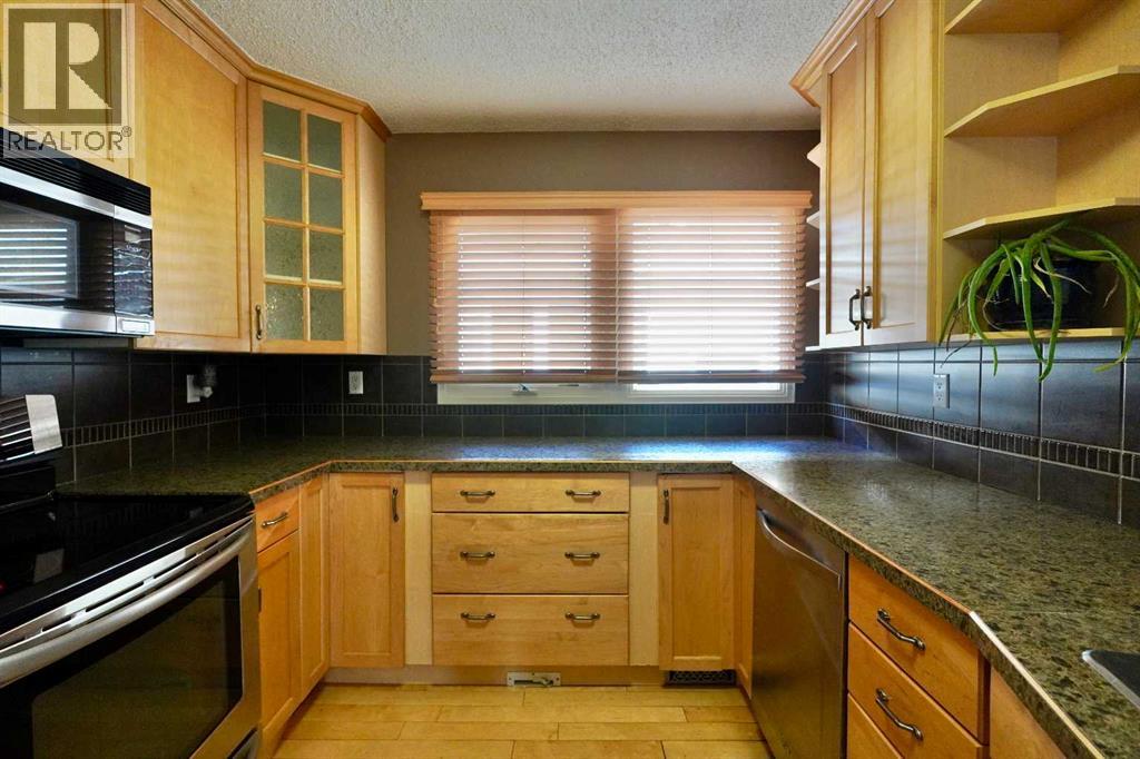 9618 80 Avenue, Peace River, Alberta  T8S 1E6 - Photo 21 - A2310319