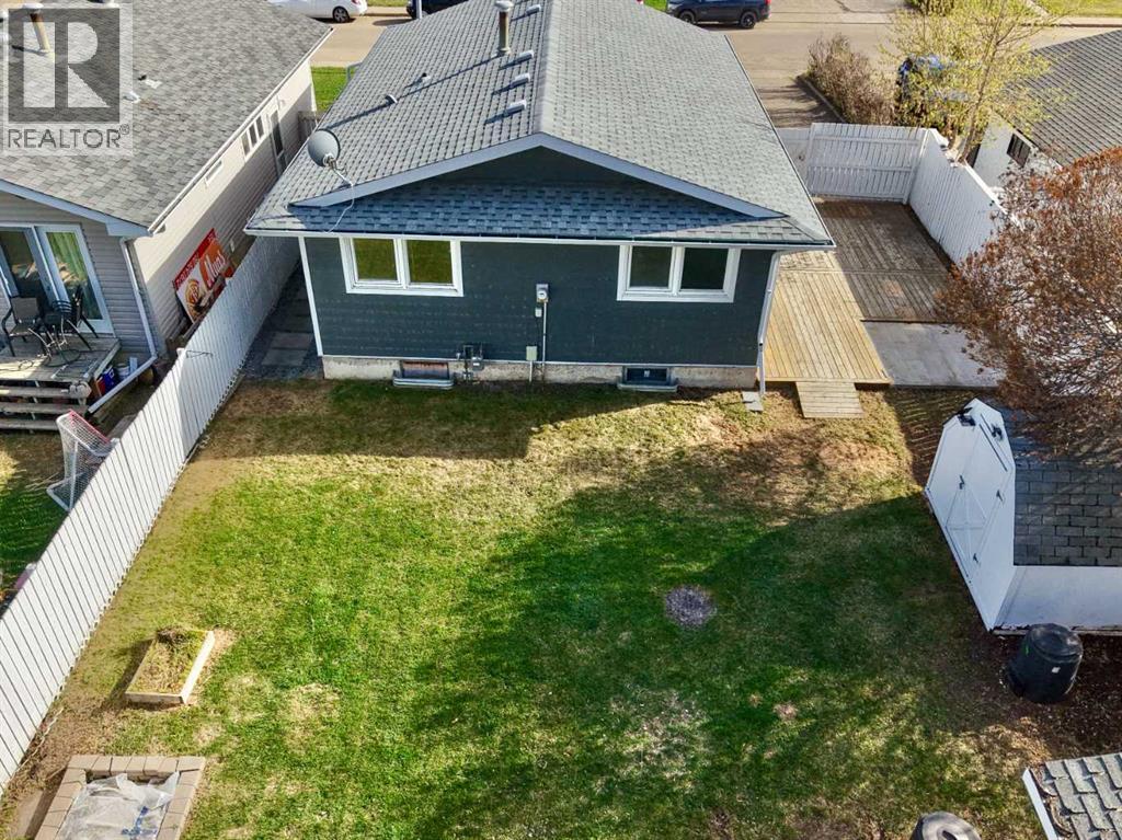 9618 80 Avenue, Peace River, Alberta  T8S 1E6 - Photo 8 - A2310319