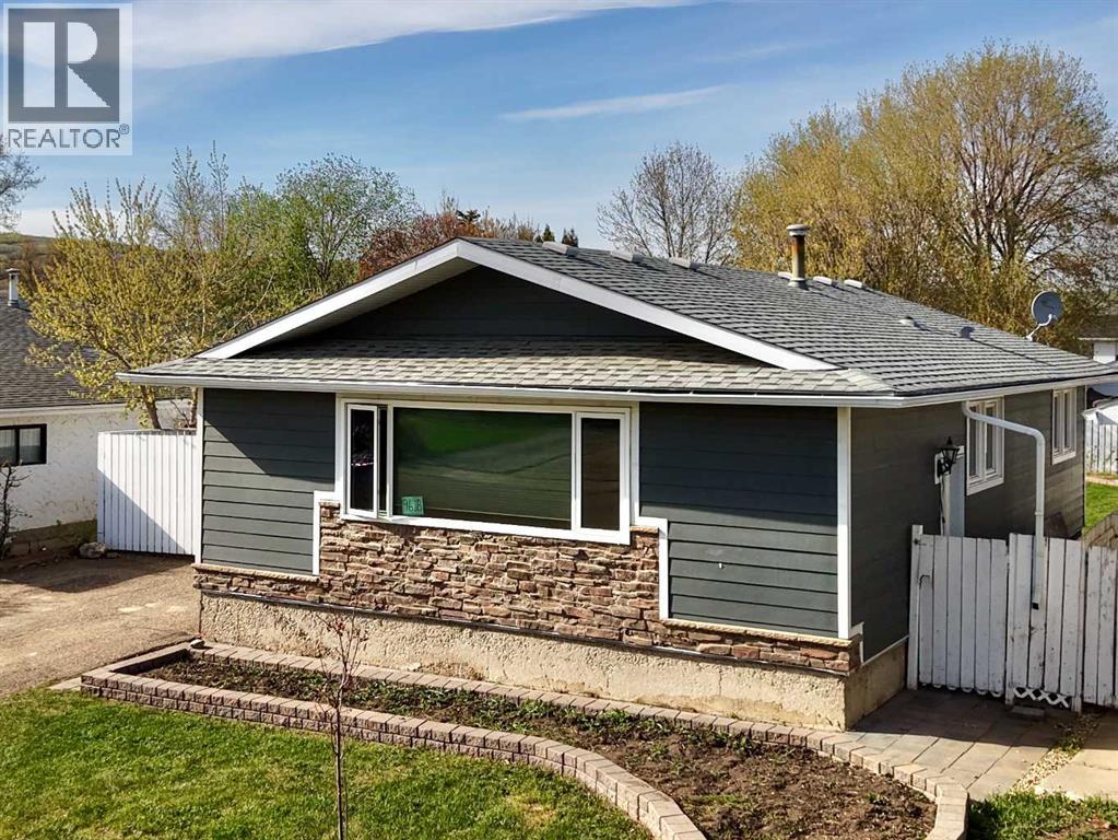 9618 80 Avenue, Peace River, Alberta  T8S 1E6 - Photo 1 - A2310319