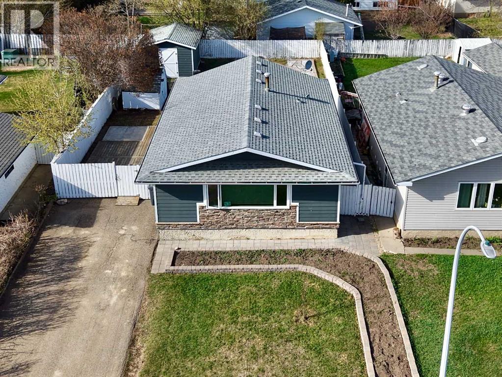 9618 80 Avenue, Peace River, Alberta  T8S 1E6 - Photo 4 - A2310319