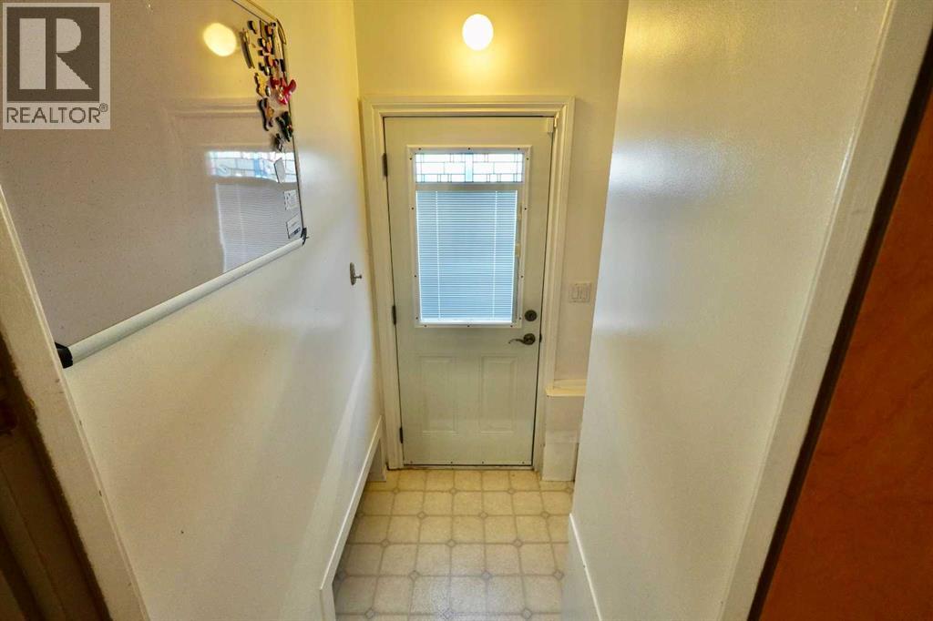 9618 80 Avenue, Peace River, Alberta  T8S 1E6 - Photo 29 - A2310319