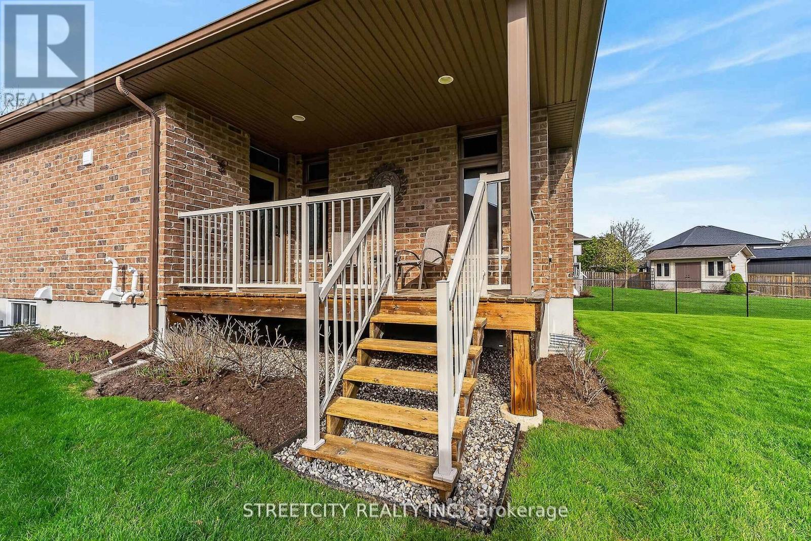 74 Westlake Drive, St. Thomas, Ontario  N5P 0B7 - Photo 7 - X13121438