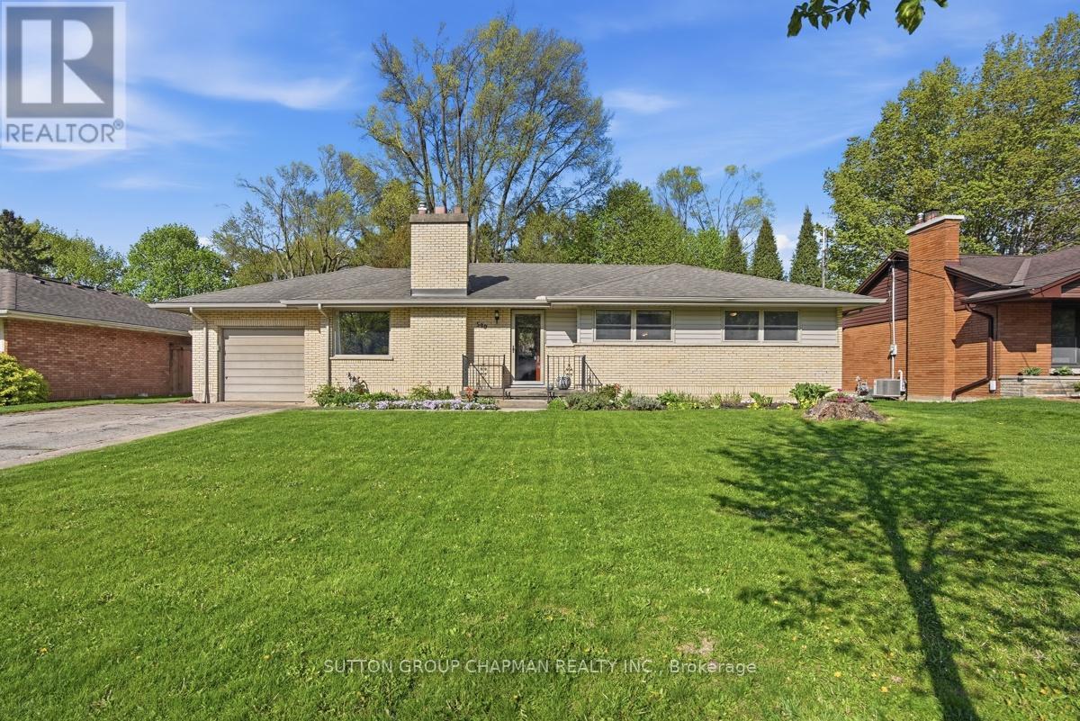 590 OAKRIDGE DRIVE, London North, Ontario
