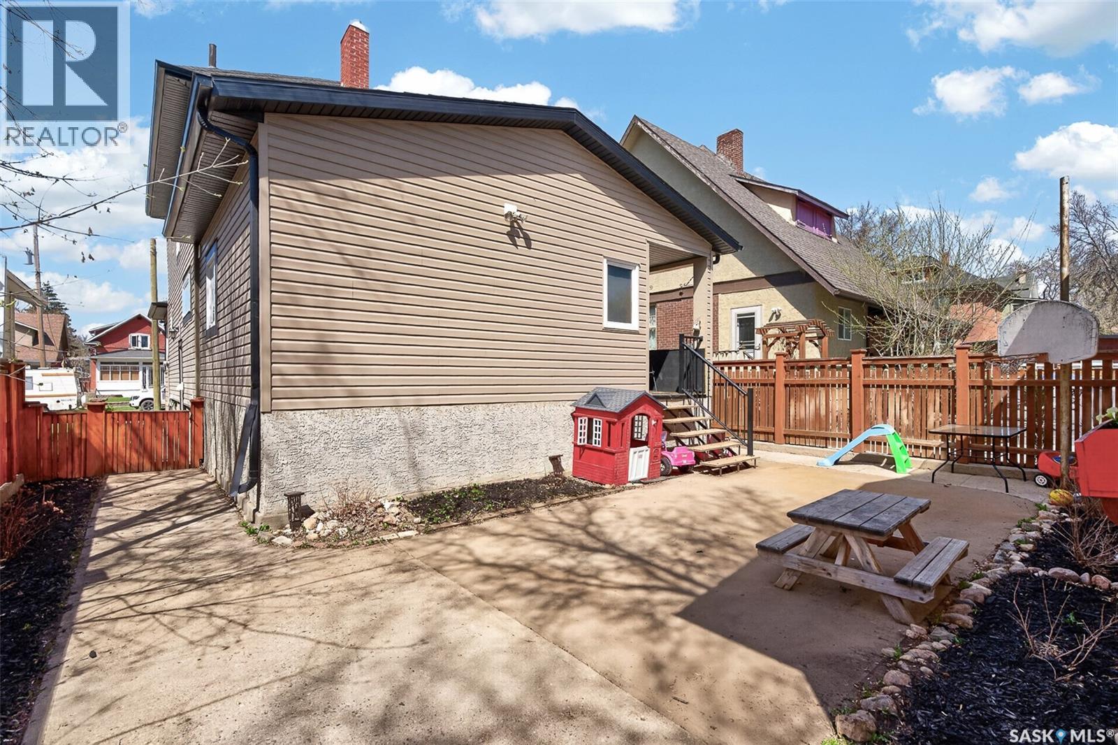 1037 Chestnut Avenue, Moose Jaw, Saskatchewan  S6H 1A5 - Photo 84 - SK035667