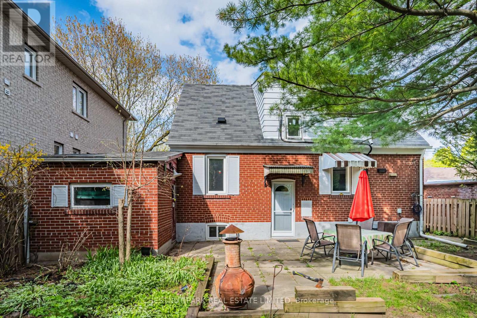 26 Roberta Drive, Toronto, Ontario  M6A 2J5 - Photo 45 - C13115248