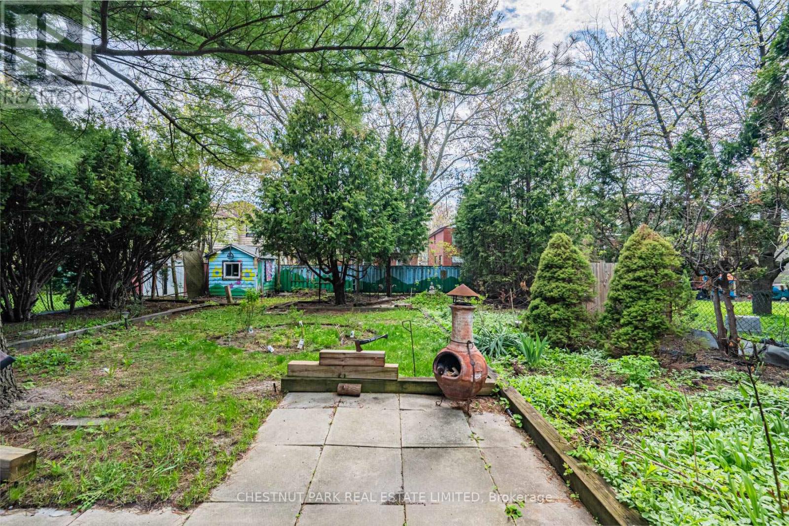 26 Roberta Drive, Toronto, Ontario  M6A 2J5 - Photo 43 - C13115248