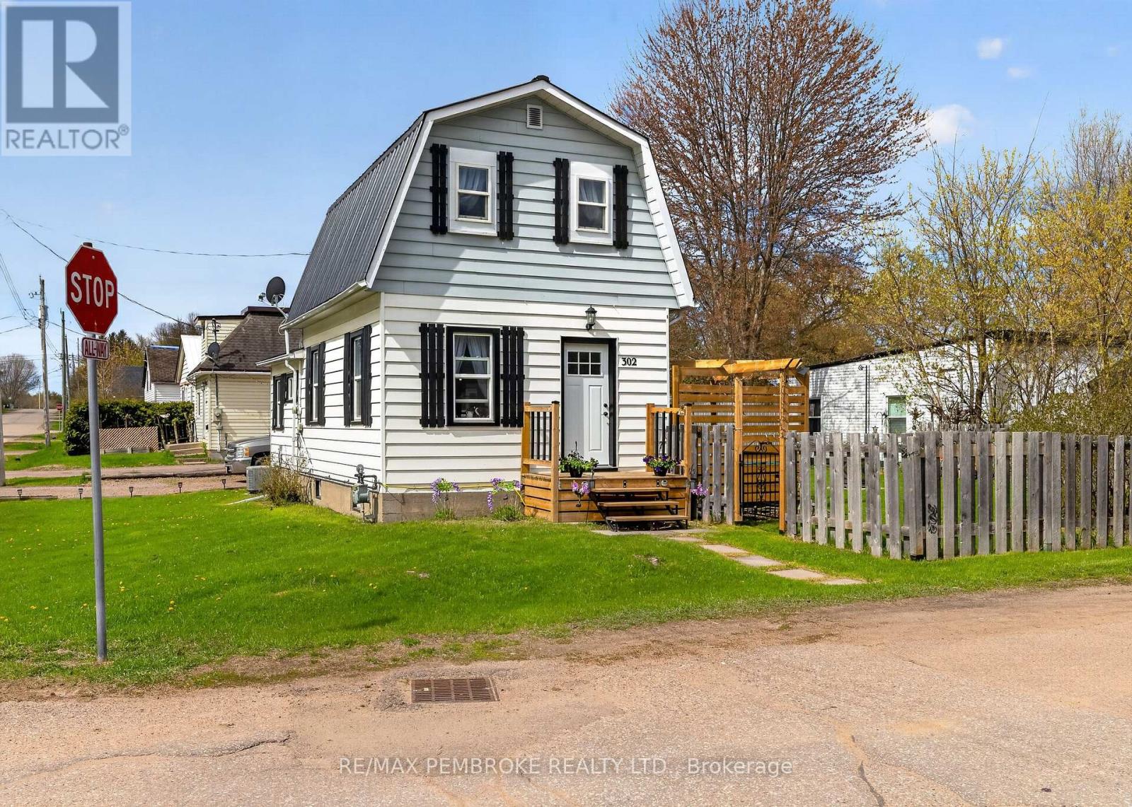 302 Willard Street, Pembroke, Ontario  K8A 3T7 - Photo 2 - X13121488