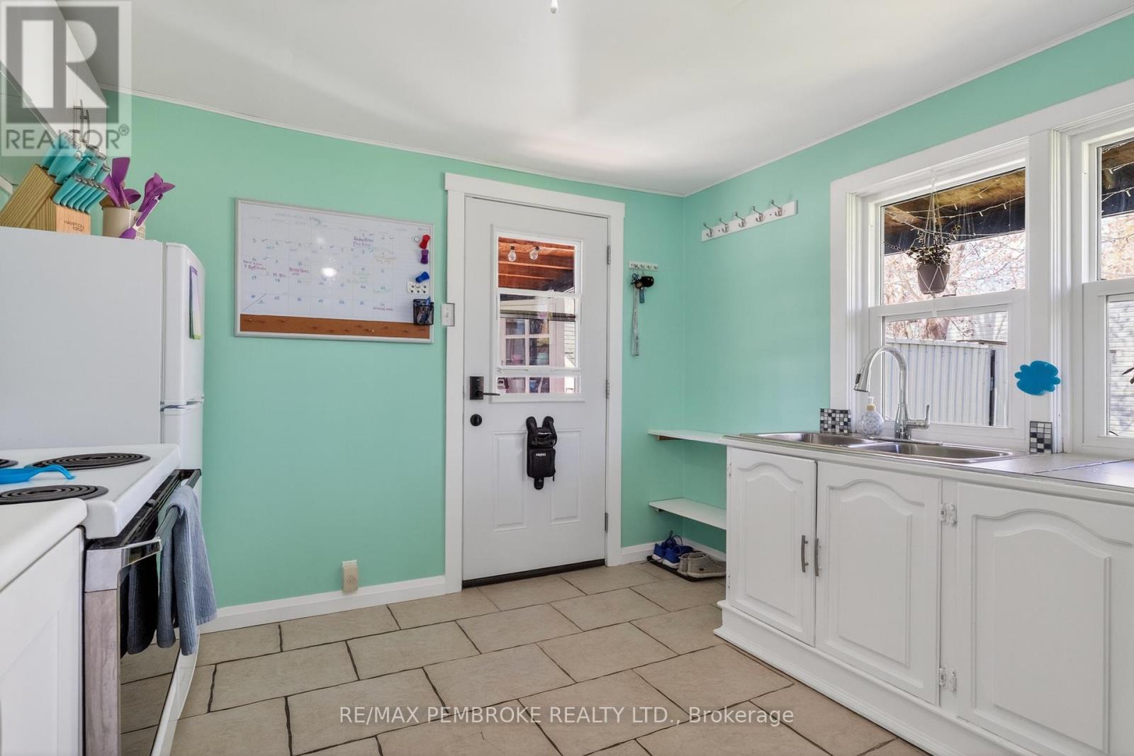 302 Willard Street, Pembroke, Ontario  K8A 3T7 - Photo 6 - X13121488
