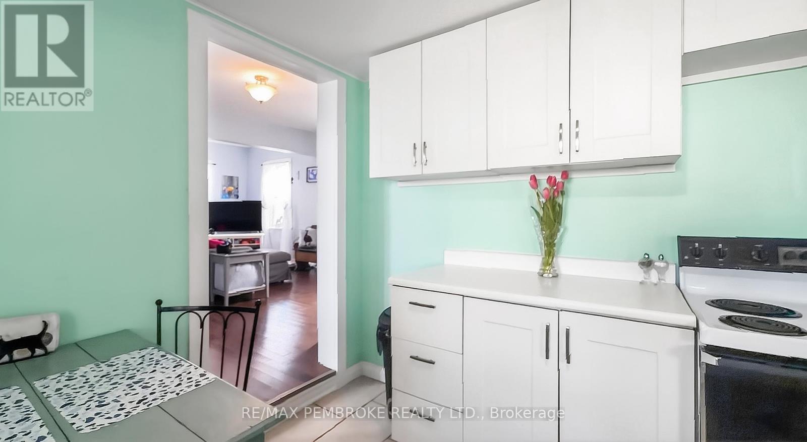 302 Willard Street, Pembroke, Ontario  K8A 3T7 - Photo 9 - X13121488