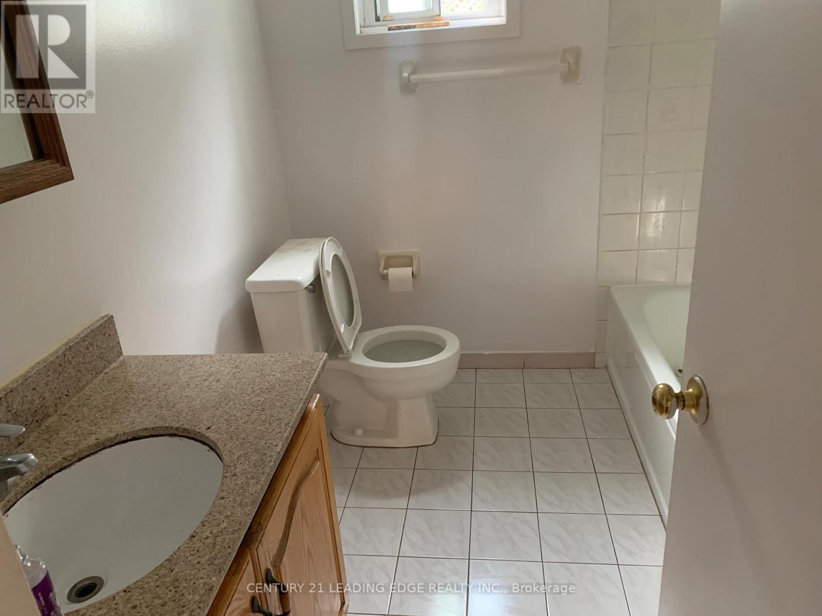Bsmt - 62 Lombardy Crescent, Toronto, Ontario  M1K 4N9 - Photo 2 - E13110616
