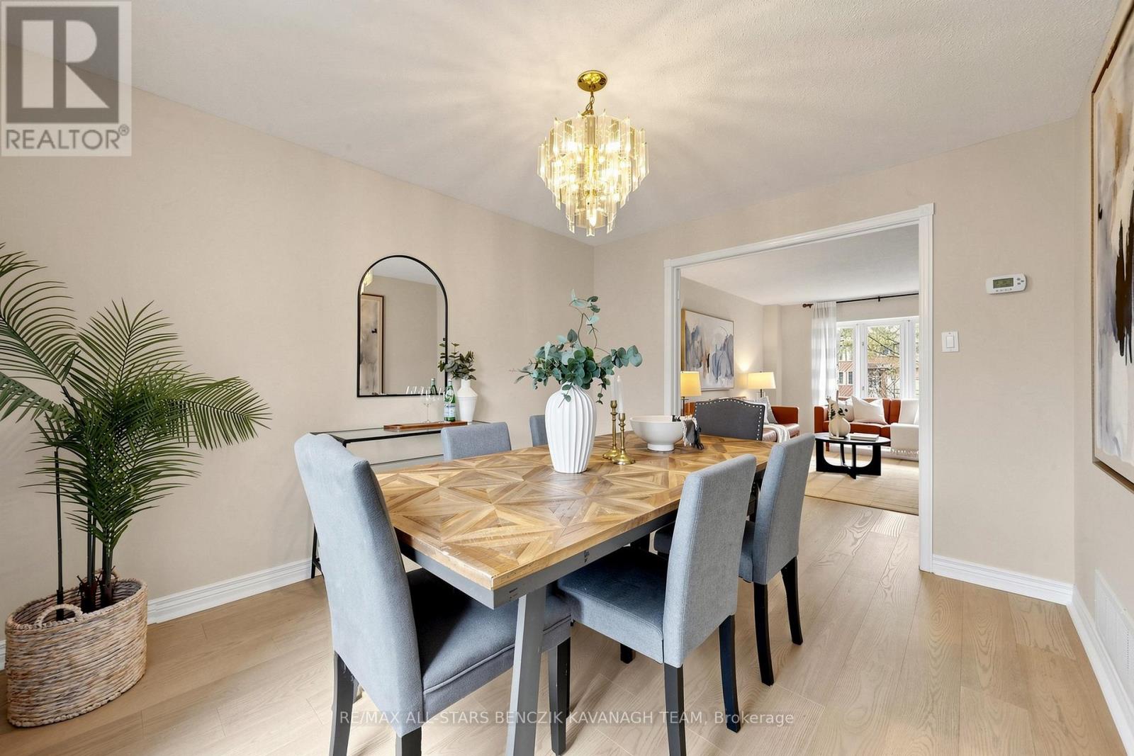 215 Fincham Avenue, Markham, Ontario  L3P 4B4 - Photo 6 - N13095540